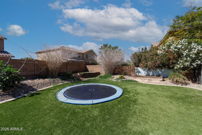 E Powell Way (3167)-35