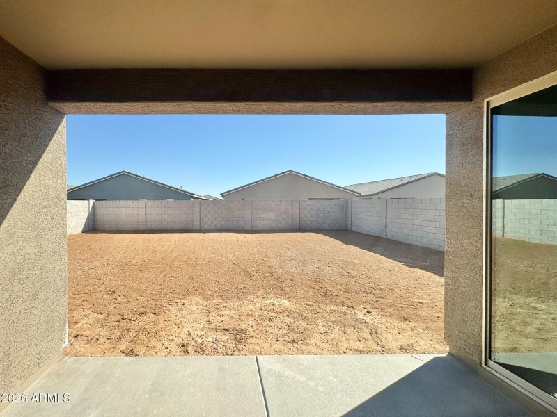 009 Patio and backyard