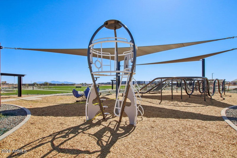 48-web-or-mls-W Beryl Ave-910