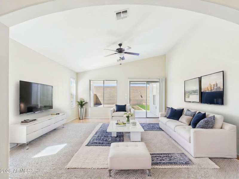 23-web-or-mls-CAM03379G0-PR0190-STILL020