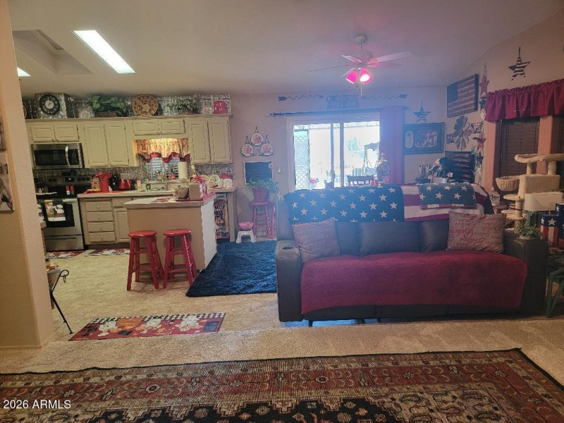 811 family room looking into kitchen