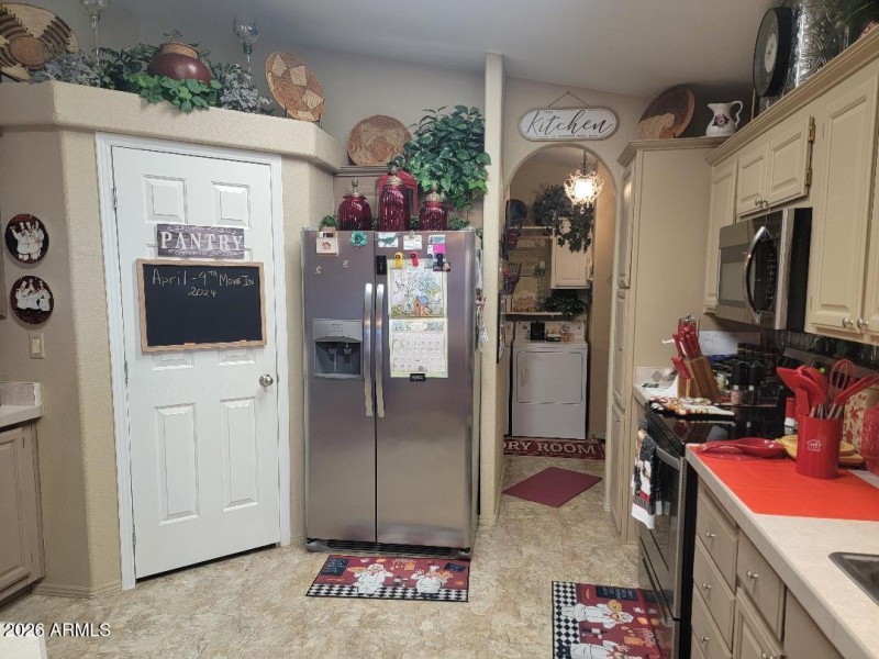 811 kitchen stainless appliances