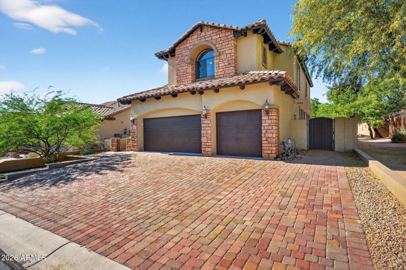 2-web-or-mls-024E Pearl St