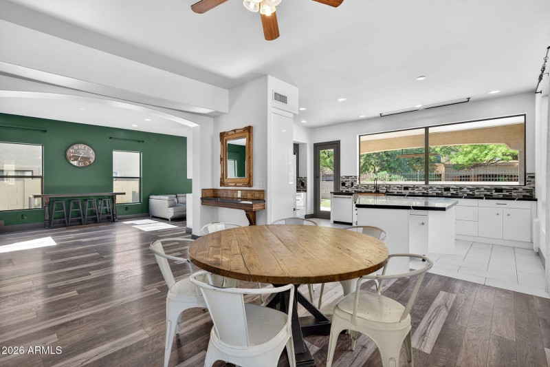 16-web-or-mls-042E Pearl St