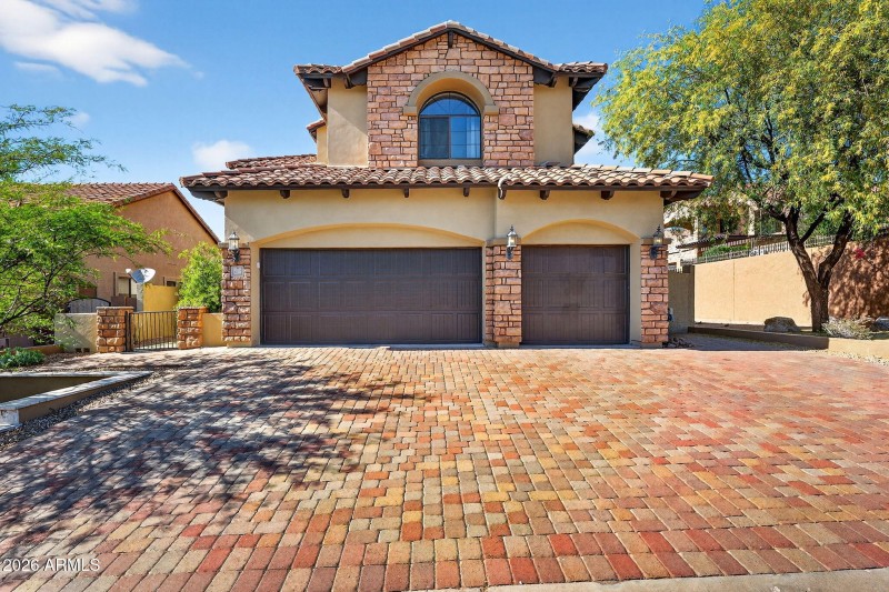 1-web-or-mls-023E Pearl St