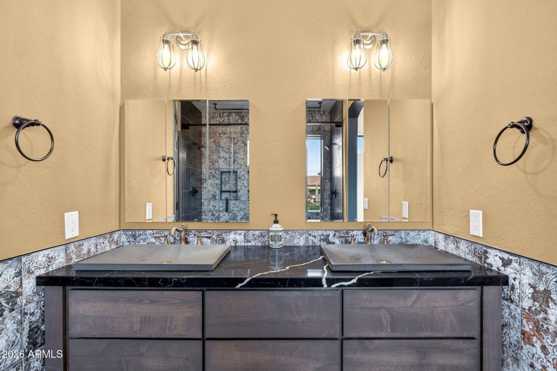 30-web-or-mls-078E Pearl St