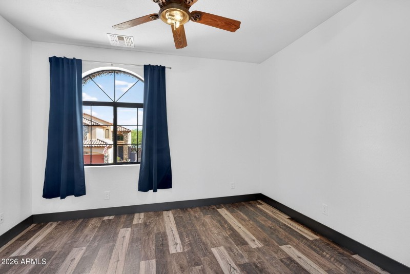 38-web-or-mls-059E Pearl St