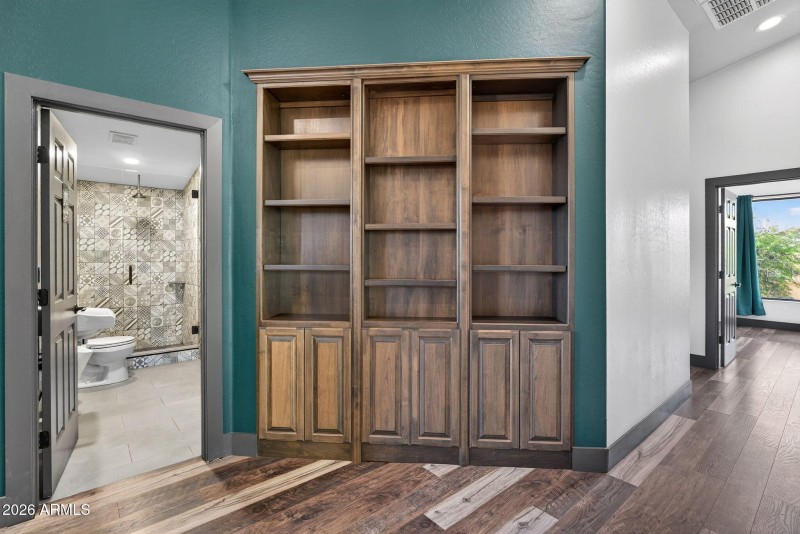 22-web-or-mls-068E Pearl St