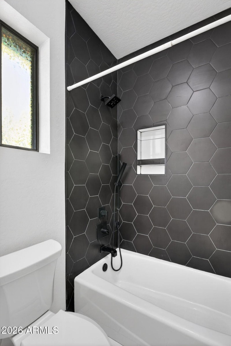 42-web-or-mls-057E Pearl St