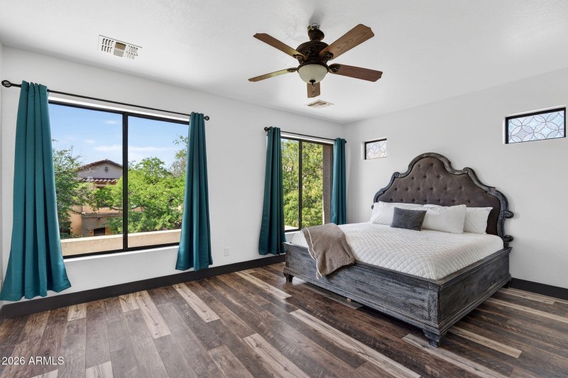 23-web-or-mls-071E Pearl St