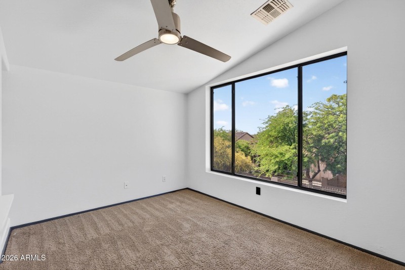 40-web-or-mls-069E Pearl St