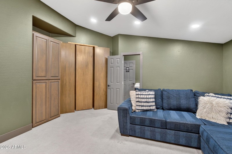 19-web-or-mls-064E Pearl St