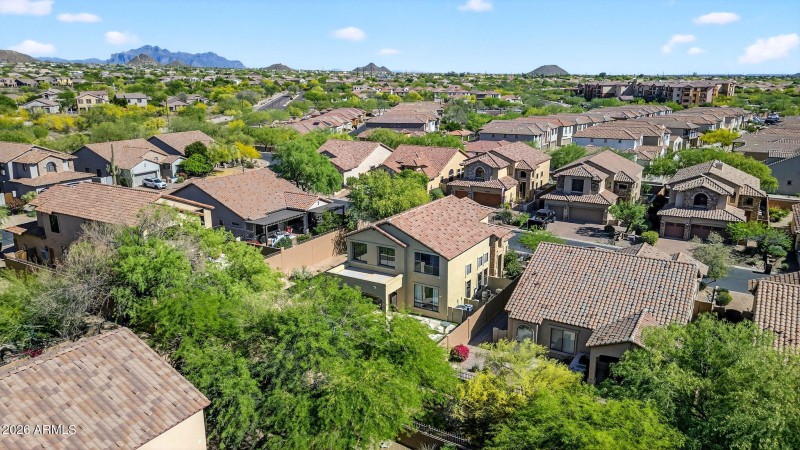 75-web-or-mls-014E Pearl St