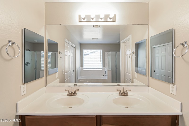 1006312.41173 W BRAVO DR - Bathroom