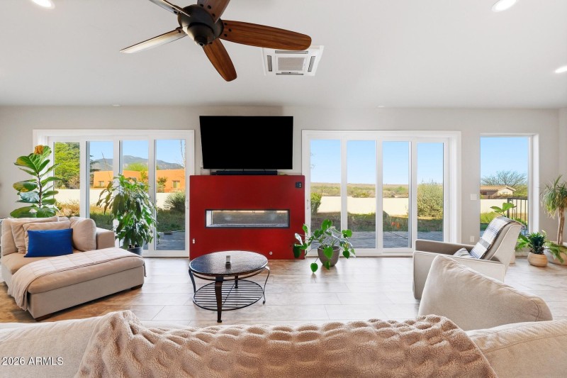 1955 East Yavapai Place-081099