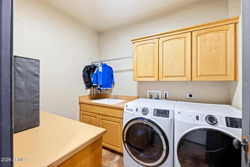 1955 East Yavapai Place-081239