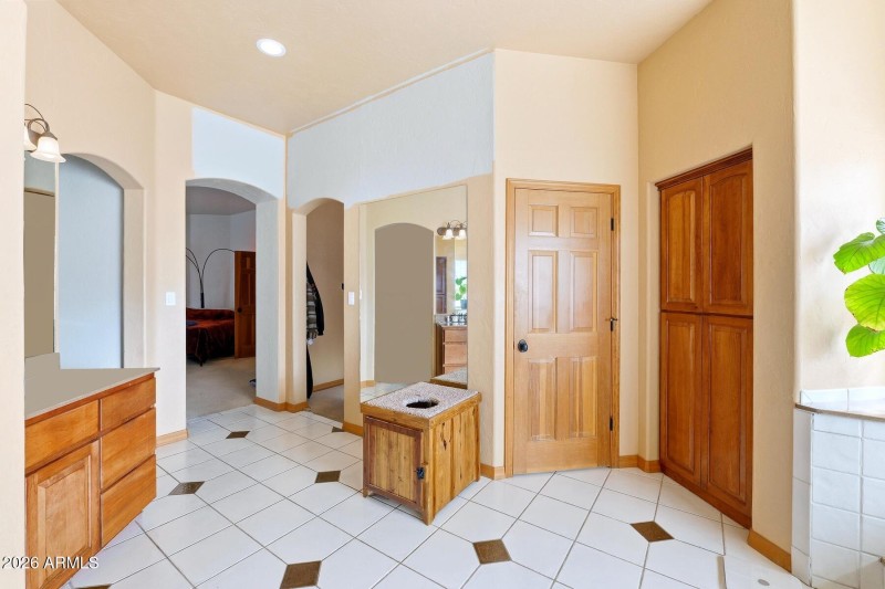 1955 East Yavapai Place-081384