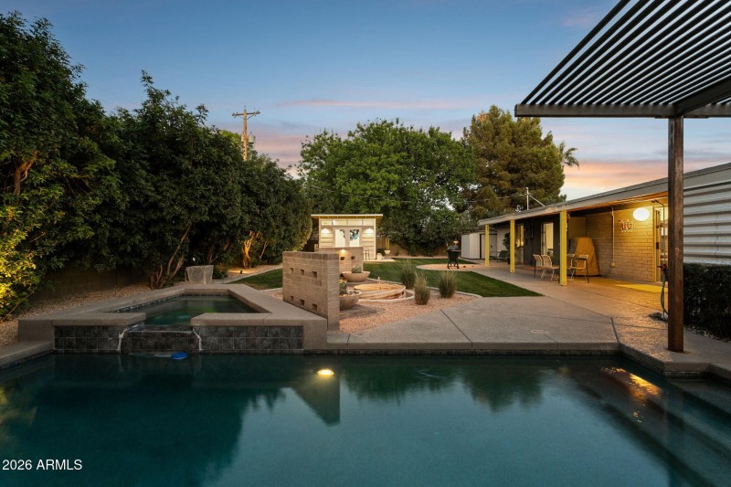 69-web-or-mls-1318-w-glenn-dr