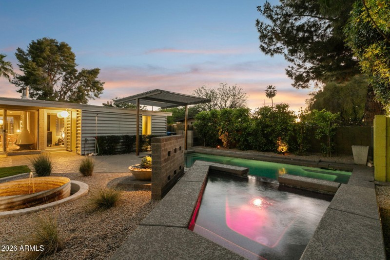 73-web-or-mls-1318-w-glenn-dr