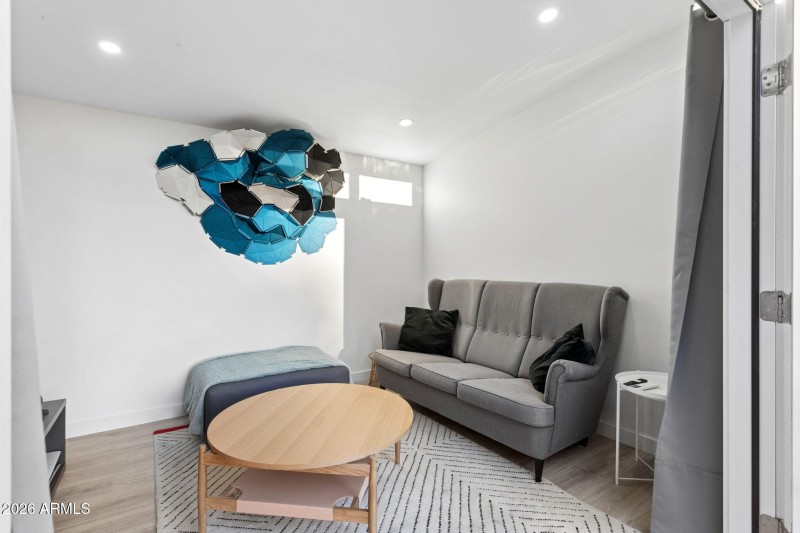 60-web-or-mls-1318-w-glenn-dr