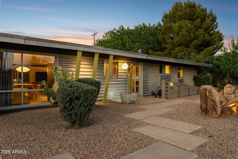 62-web-or-mls-1318-w-glenn-dr