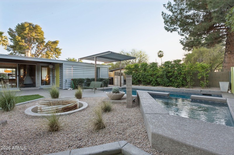 55-web-or-mls-1318-w-glenn-dr