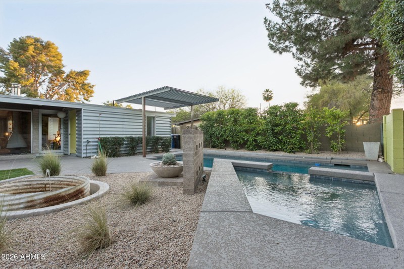 58-web-or-mls-1318-w-glenn-dr