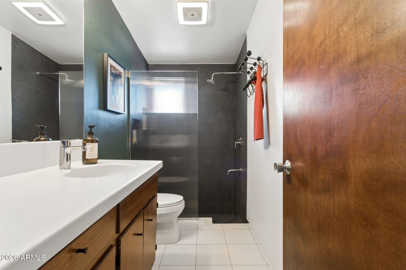 18-web-or-mls-1318-w-glenn-dr