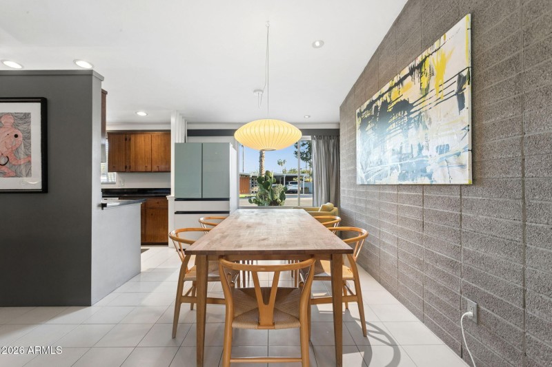 12-web-or-mls-1318-w-glenn-dr