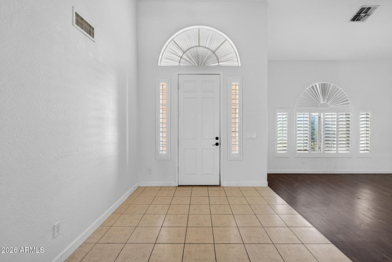 1-web-or-mls-002E Solina Cir