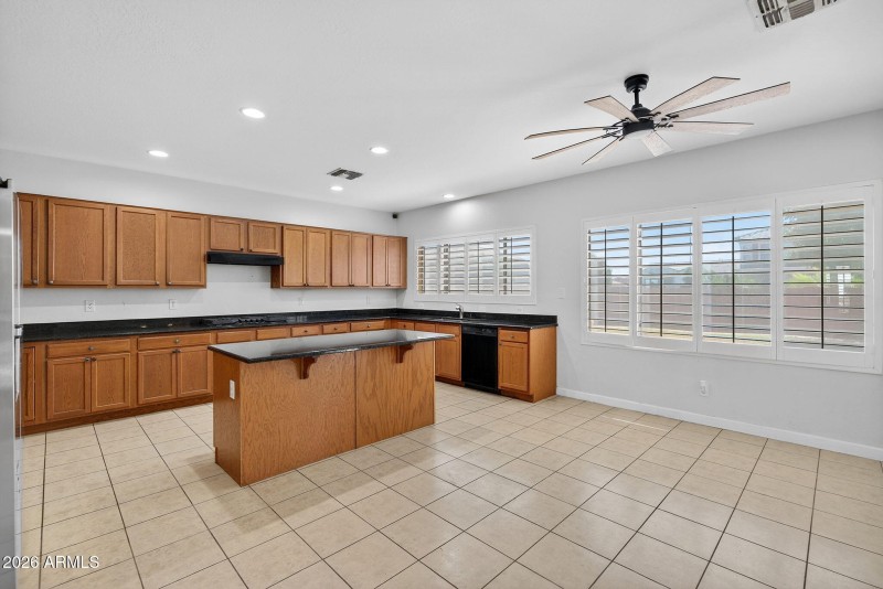 5-web-or-mls-003E Solina Cir