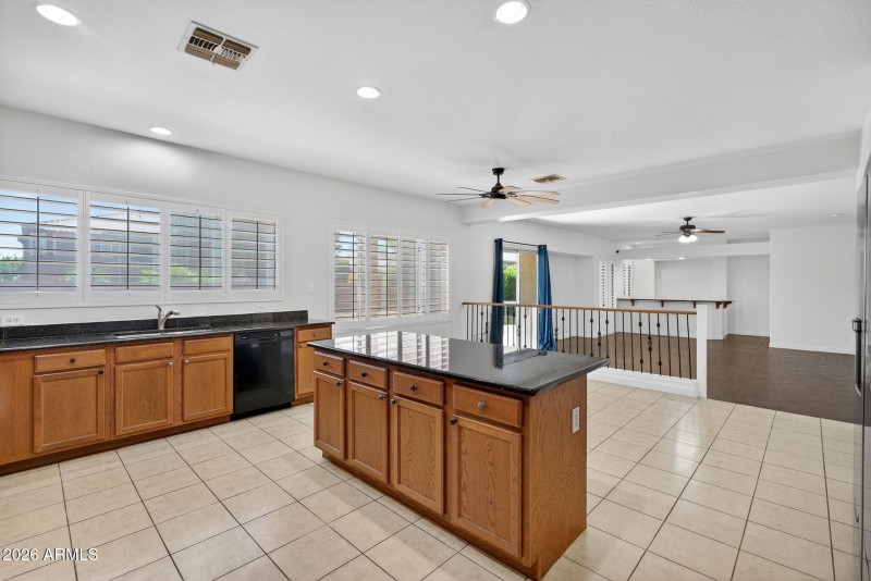 6-web-or-mls-006E Solina Cir