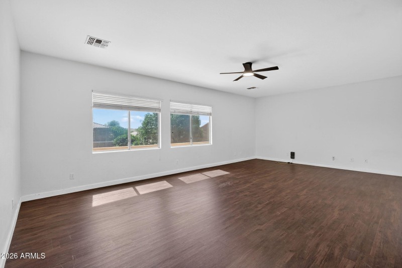 15-web-or-mls-009E Solina Cir