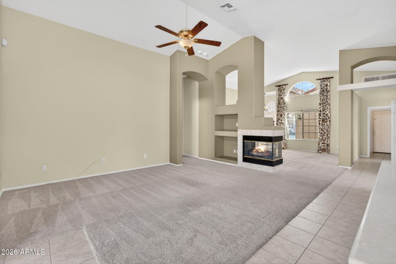 12-web-or-mls-011E Riverdale St