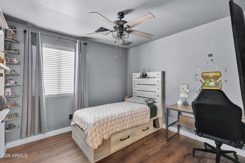 2185 E Hazeltine Way-22