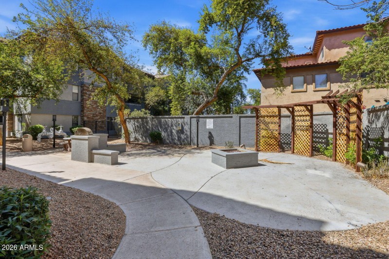 11-web-or-mls-2025 E Campbell Ave 111 Ph