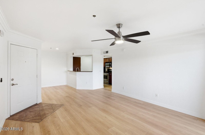 20-web-or-mls-2025 E Campbell Ave 111 Ph