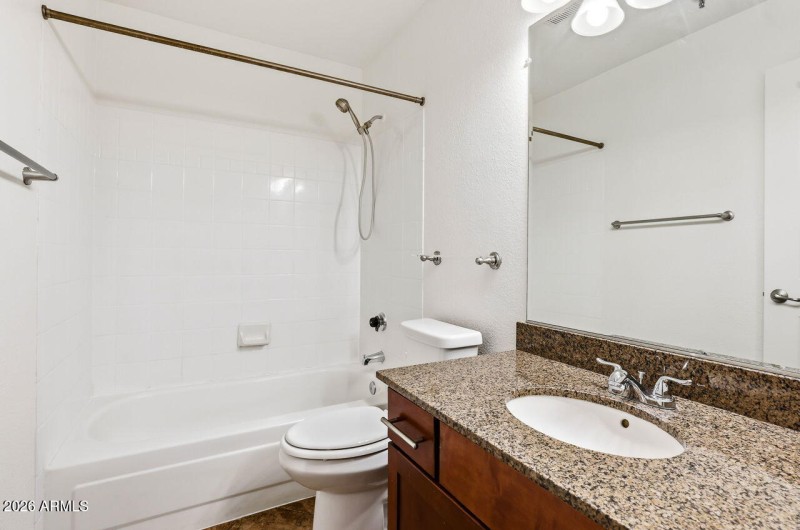 32-web-or-mls-2025 E Campbell Ave 111 Ph