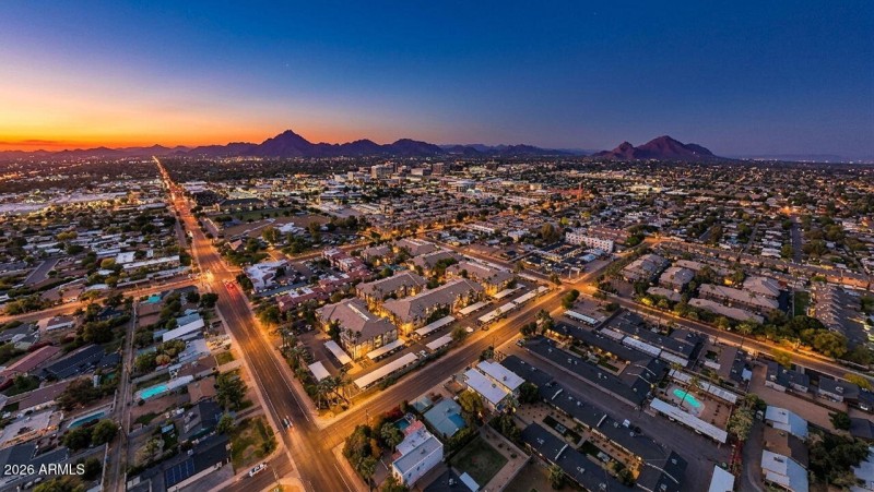 36-web-or-mls-2025 E Campbell Ave 111 Ph