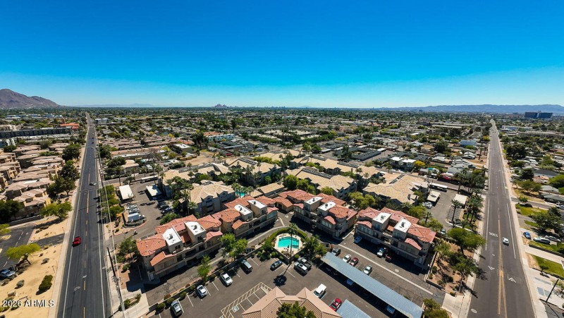 52-web-or-mls-2025 E Campbell Ave 111 Ph