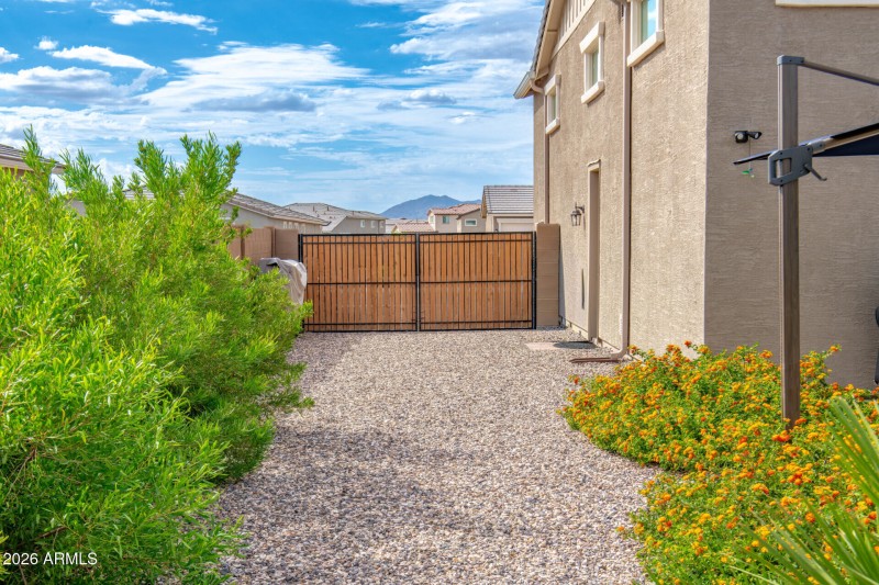 22231NDanielDr_66743_23