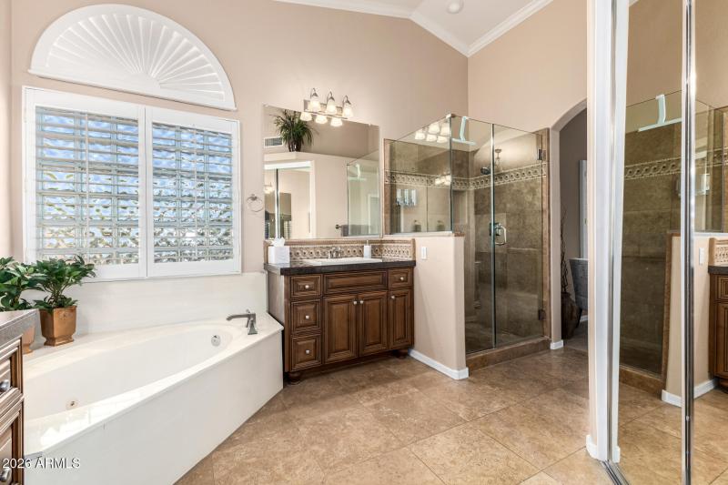 4443 E Morning Vista Ln