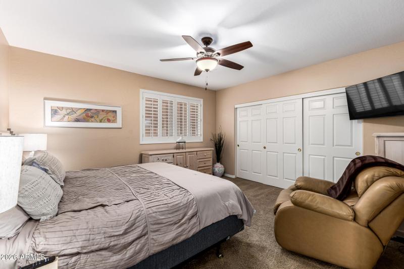 4443 E Morning Vista Ln