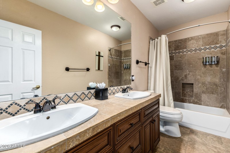 4443 E Morning Vista Ln