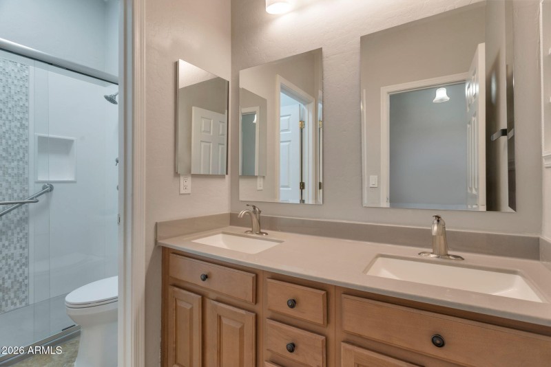 29-web-or-mls-Qp-2136