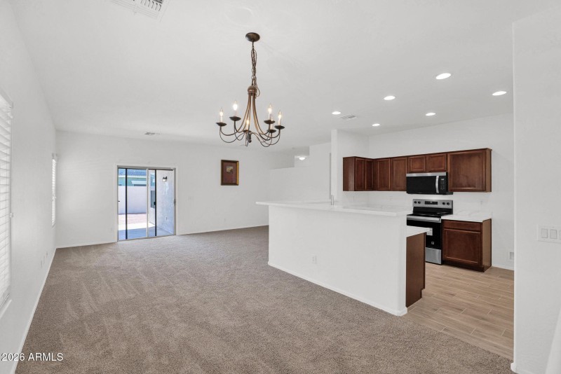 411 Christopher - 08Dinning Great Room