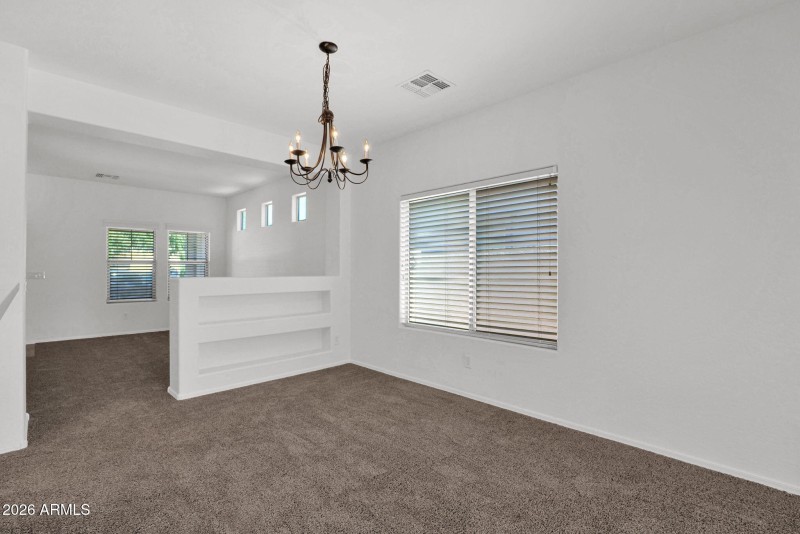 411 Christopher - 15Dining