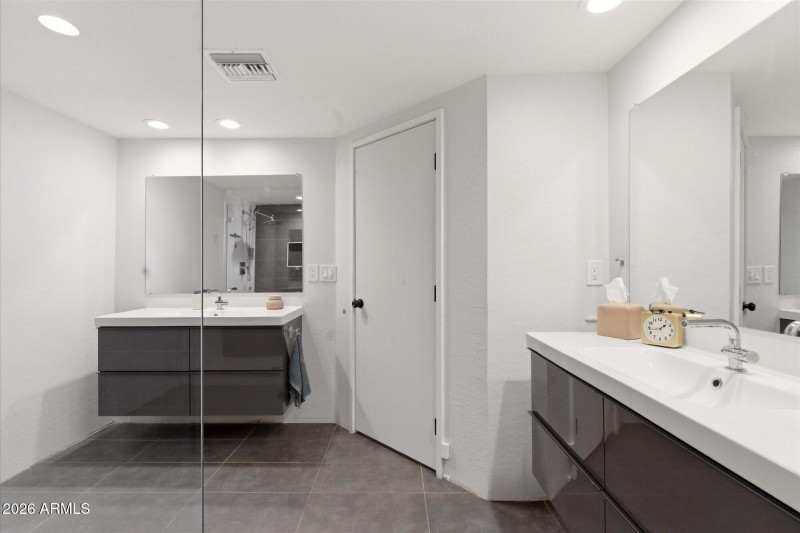 primary bath with dual vanity