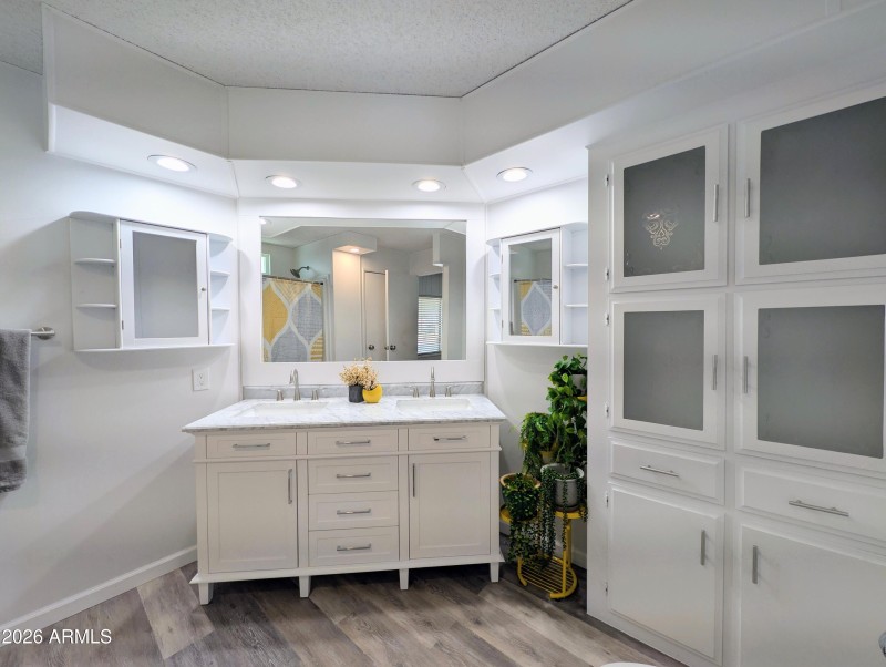 PXL_20260325_220148821~2