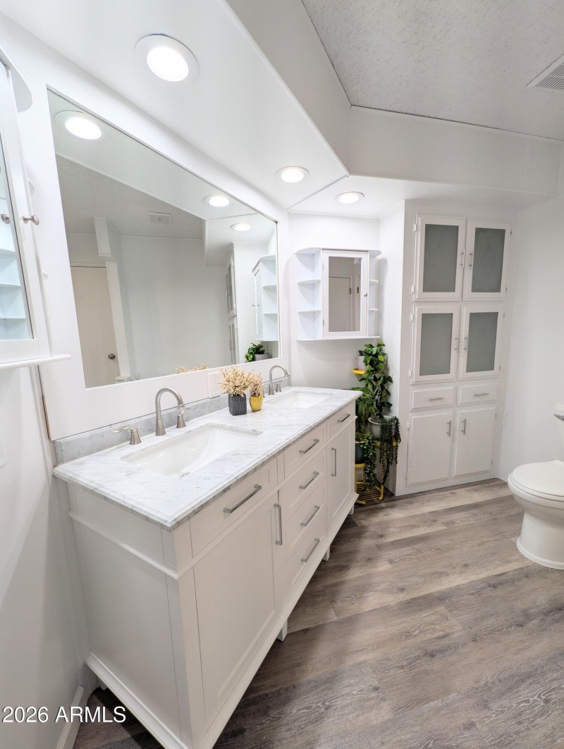 PXL_20260325_215948984